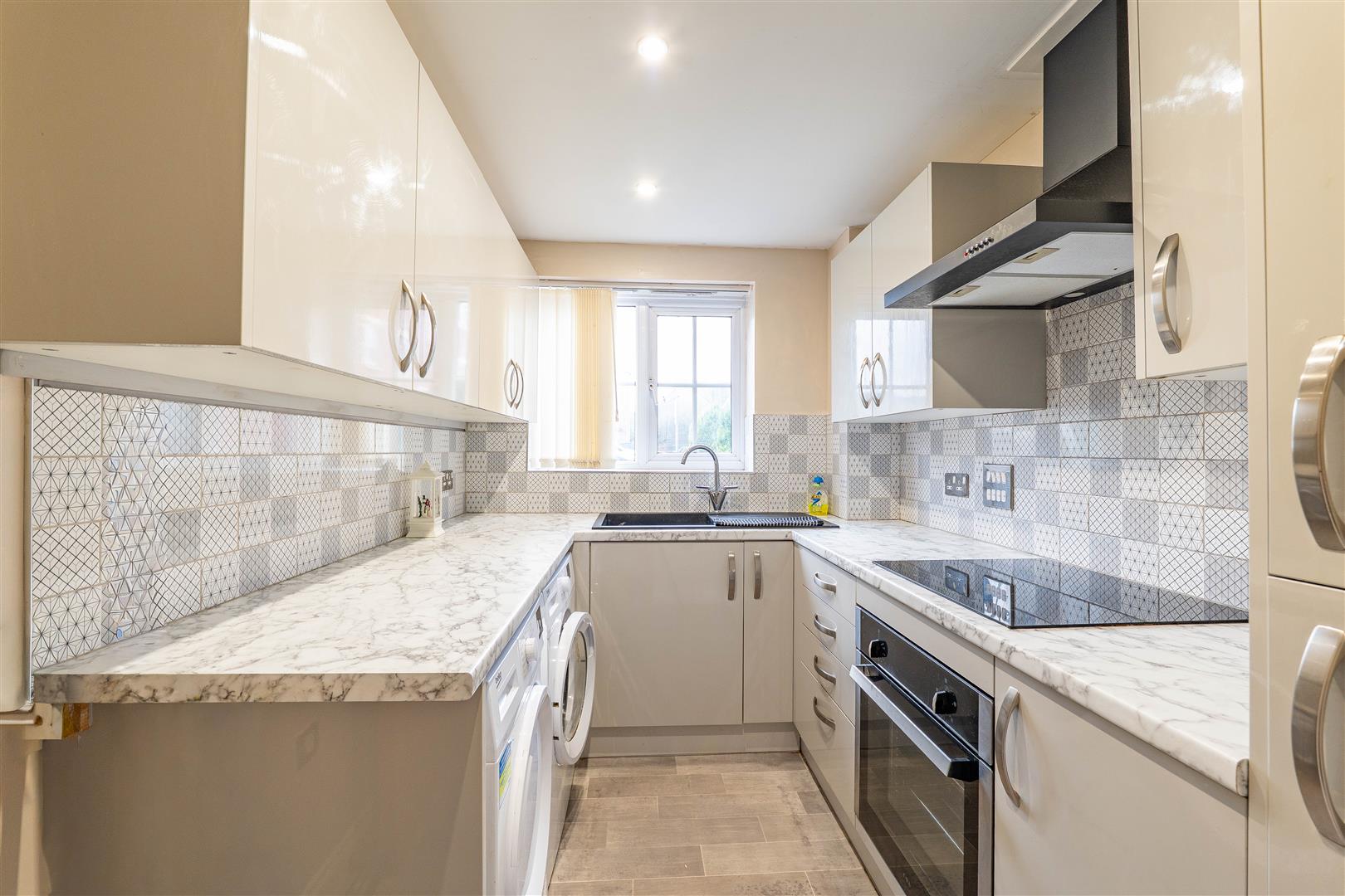 2 bed property in Brampton Drive, Preston